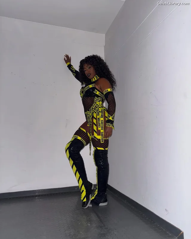Trinity Fatu (Naomi) photo 2 of 404