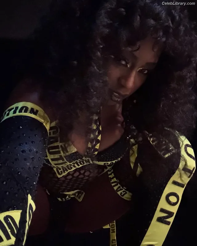 Trinity Fatu (Naomi) photo 6 of 404