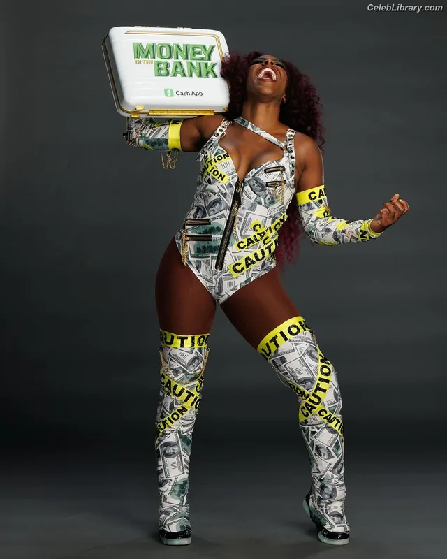 Trinity Fatu (Naomi) photo 3 of 404