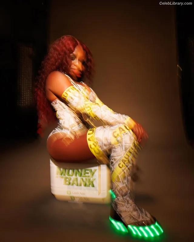 Trinity Fatu (Naomi) photo 4 of 404