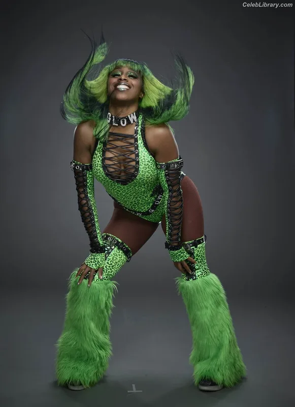 Trinity Fatu (Naomi) photo 3 of 404