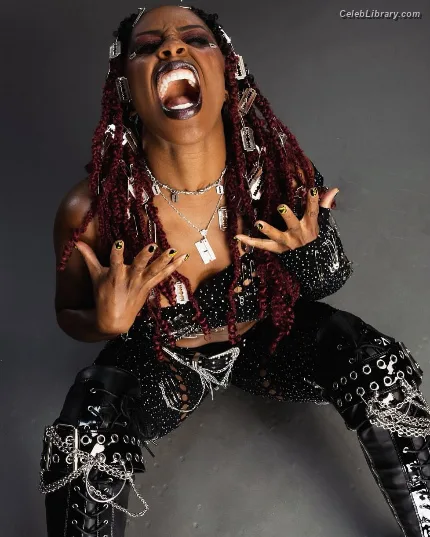 Trinity Fatu (Naomi) photo 6 of 404