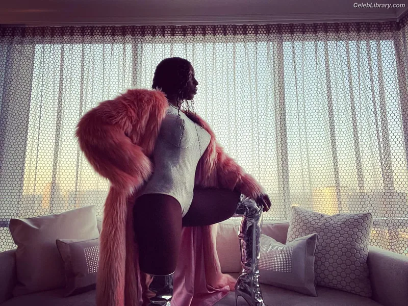 Trinity Fatu (Naomi) photo 14 of 404