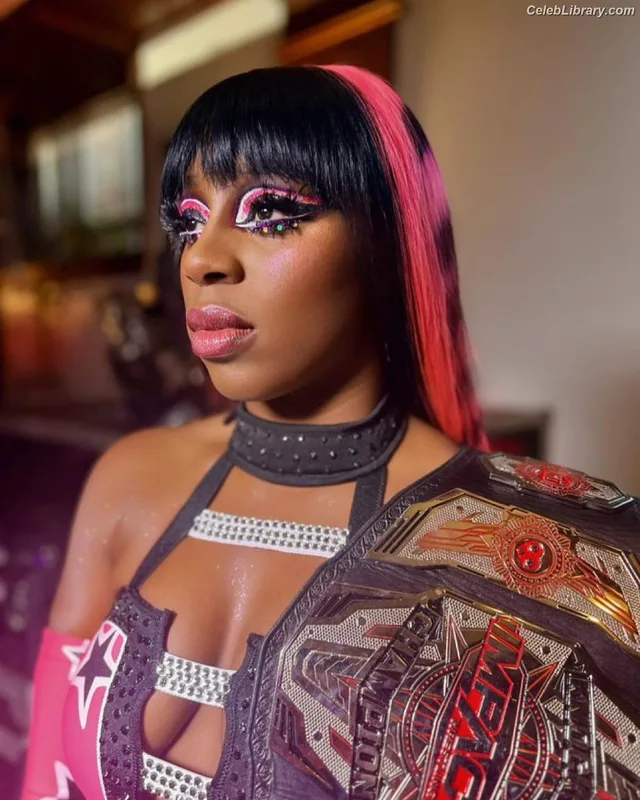Trinity Fatu (Naomi) photo 17 of 404