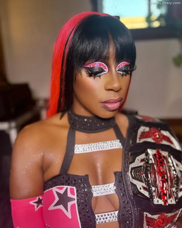 Trinity Fatu (Naomi) photo 20 of 404