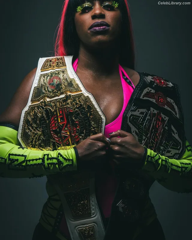Trinity Fatu (Naomi) photo 23 of 404