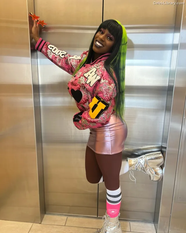 Trinity Fatu (Naomi) photo 1 of 404