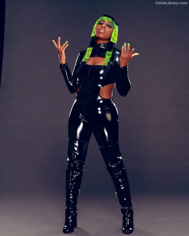 Trinity Fatu (Naomi) photo 4 of 404
