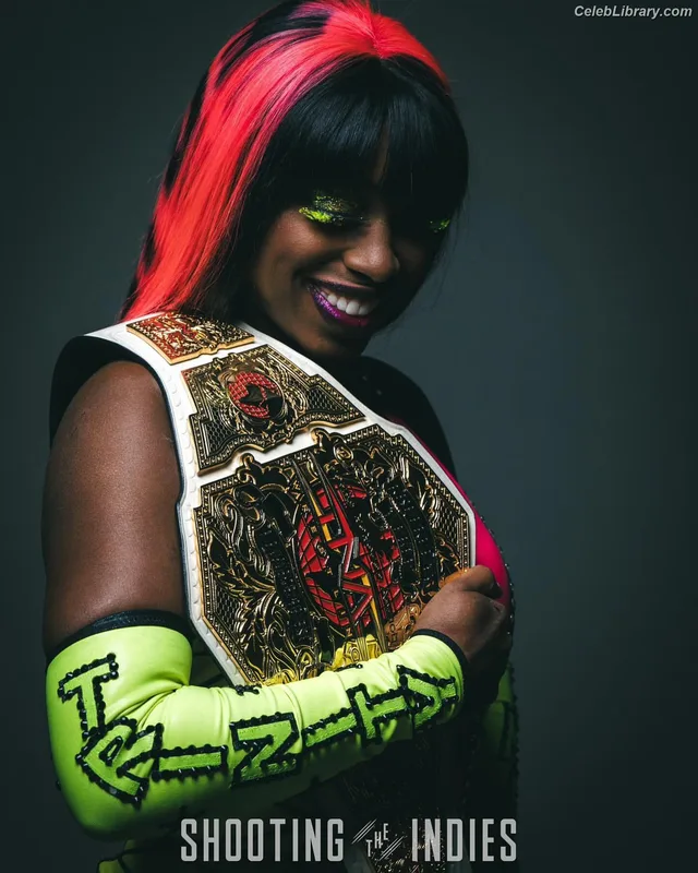 Trinity Fatu (Naomi) photo 5 of 404