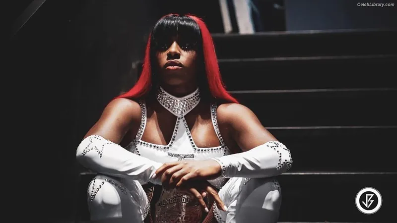 Trinity Fatu (Naomi) photo 6 of 404