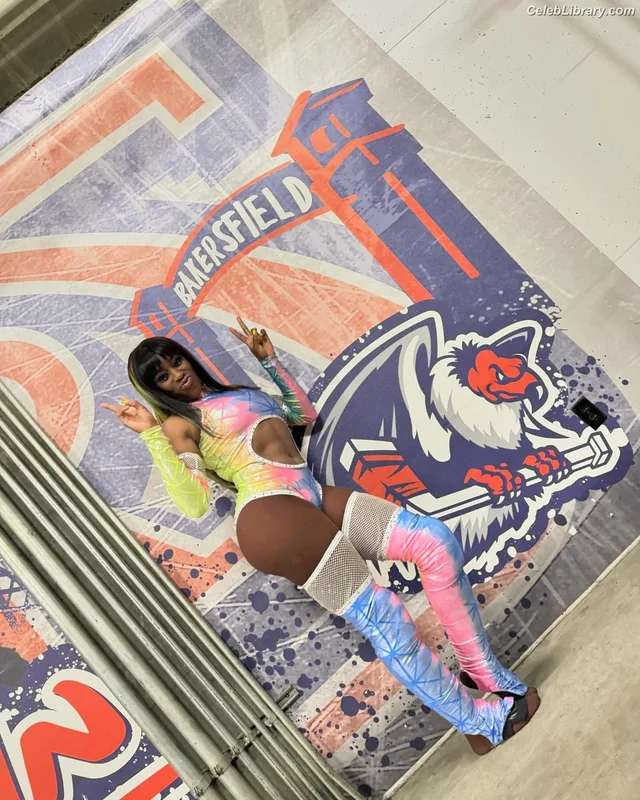 Trinity Fatu (Naomi) photo 10 of 404