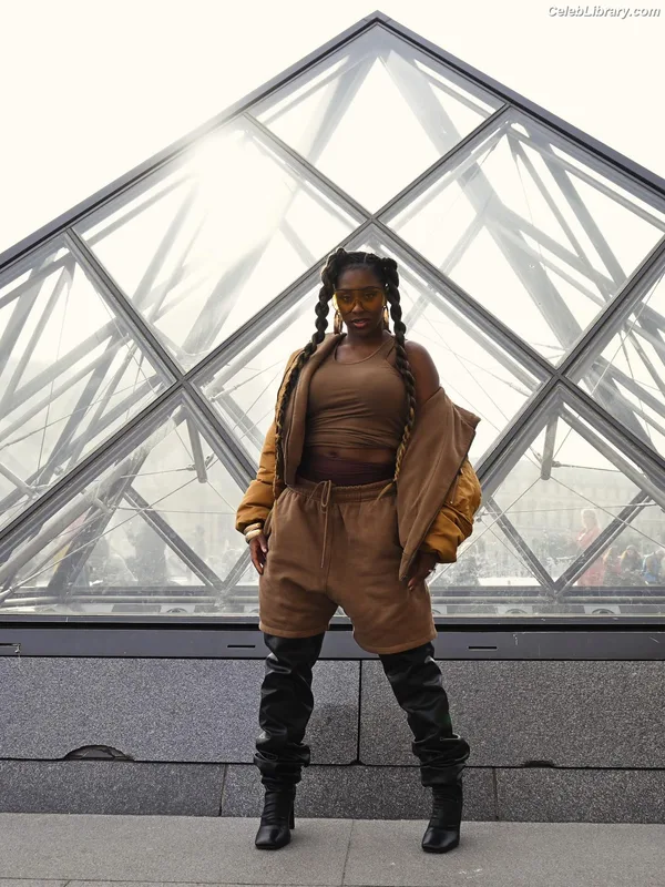 Trinity Fatu (Naomi) photo 4 of 404
