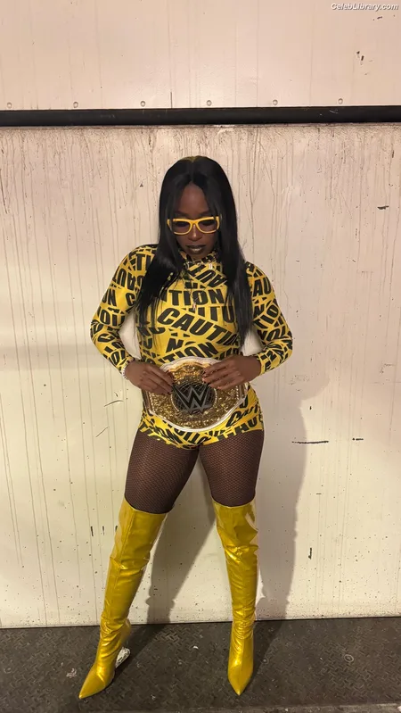 Trinity Fatu (Naomi) photo 18 of 404