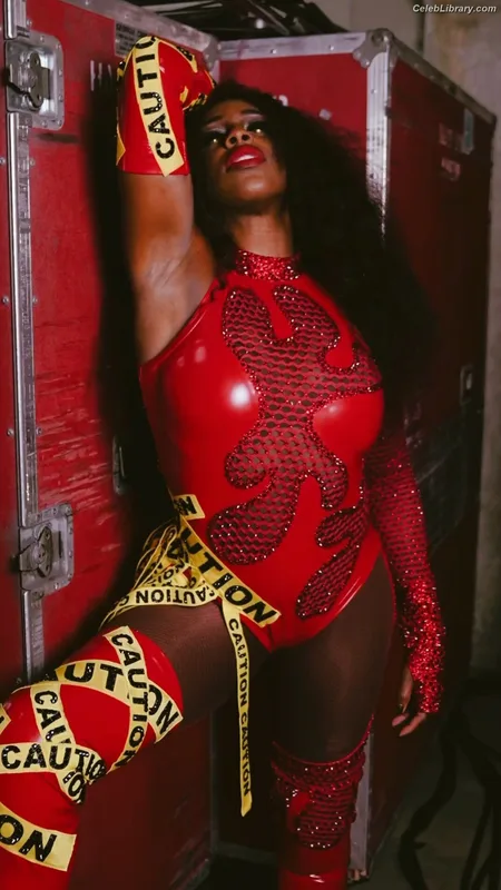 Trinity Fatu (Naomi) photo 7 of 404