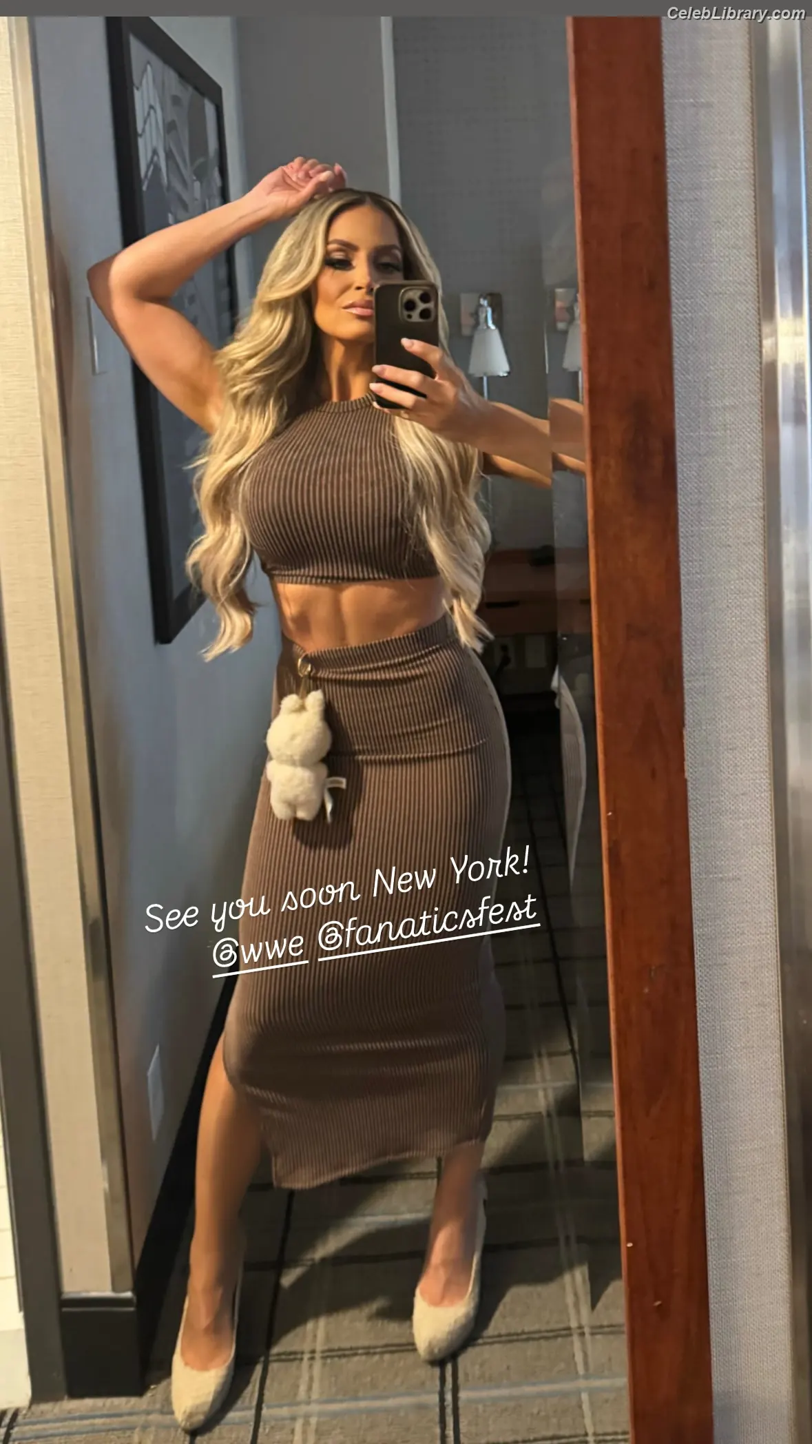 Trish Stratus photo 21 of 1622