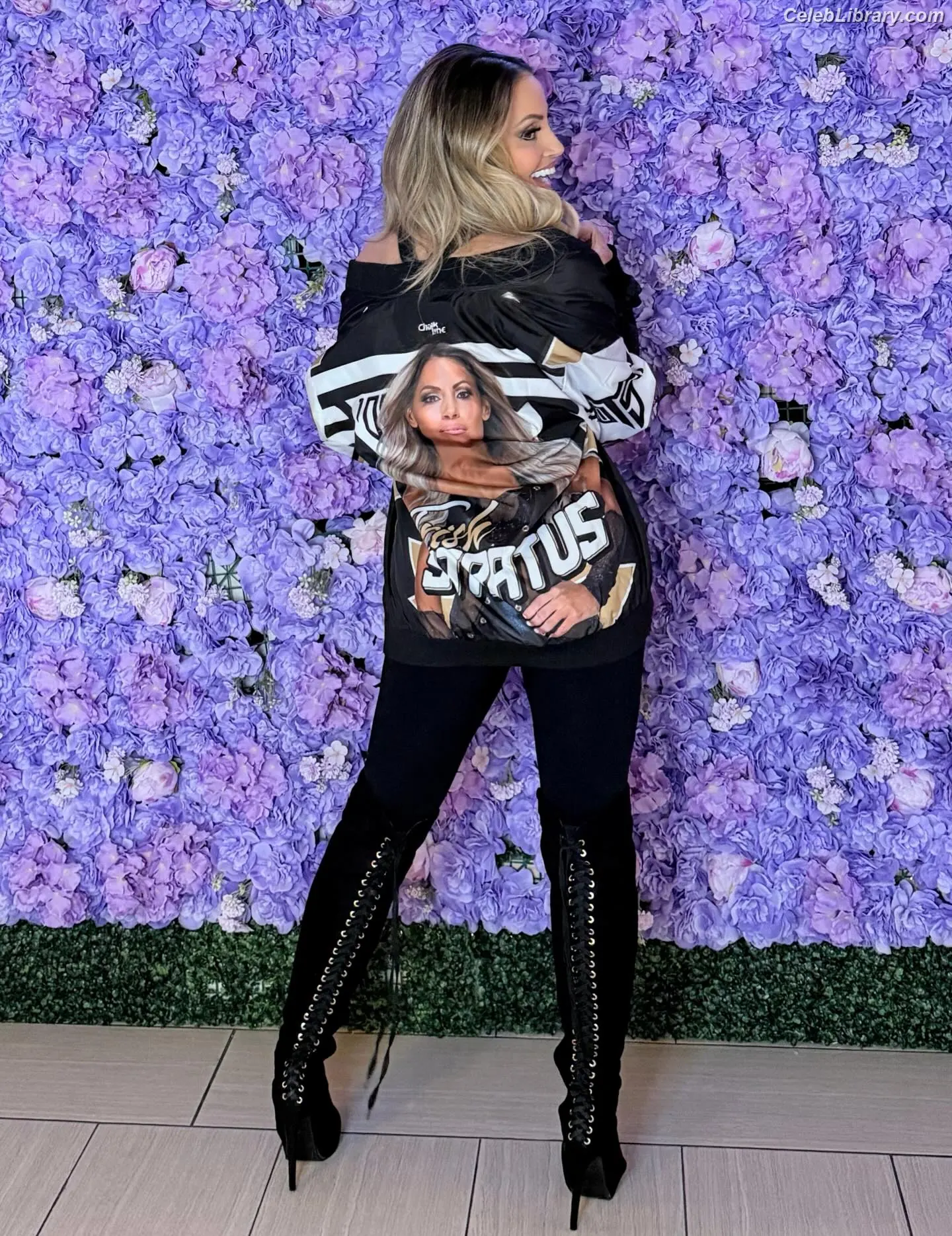 Trish Stratus photo 23 of 1622