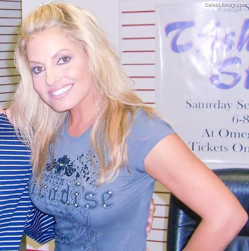 Trish Stratus photo 1 of 1622