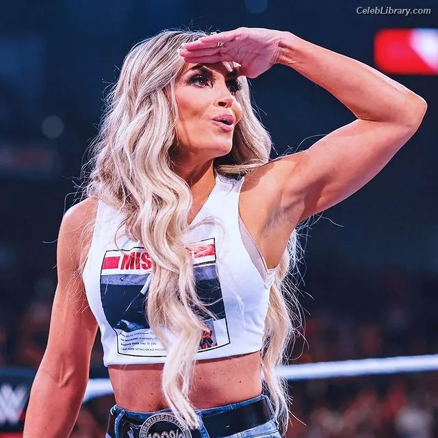 Trish Stratus photo 19 of 1622