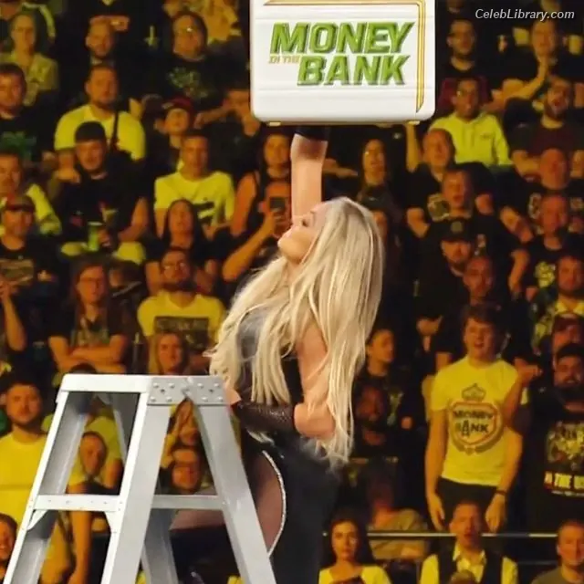 Trish Stratus photo 17 of 1622