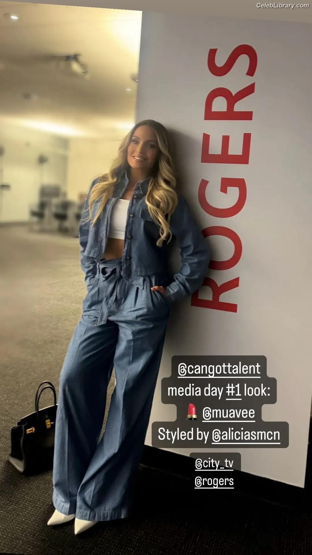 Trish Stratus photo 24 of 1622