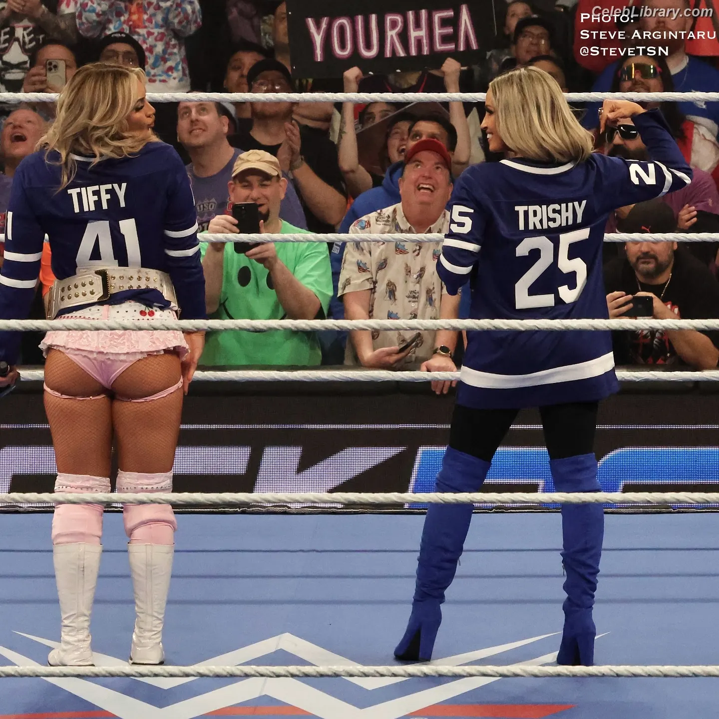 Trish Stratus photo 2 of 1622