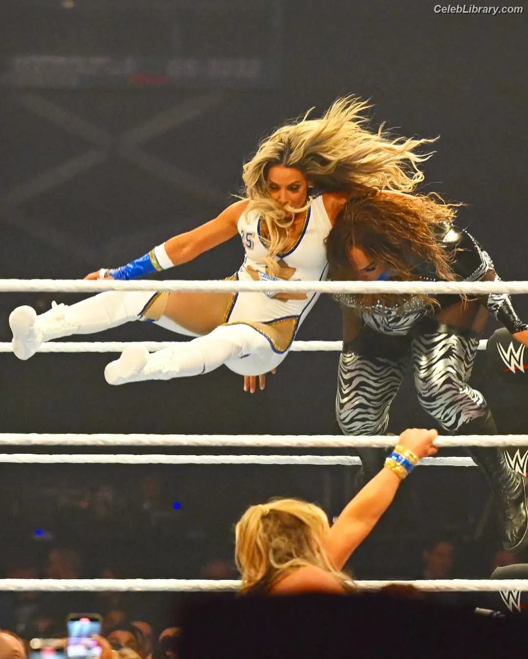 Trish Stratus photo 8 of 1622