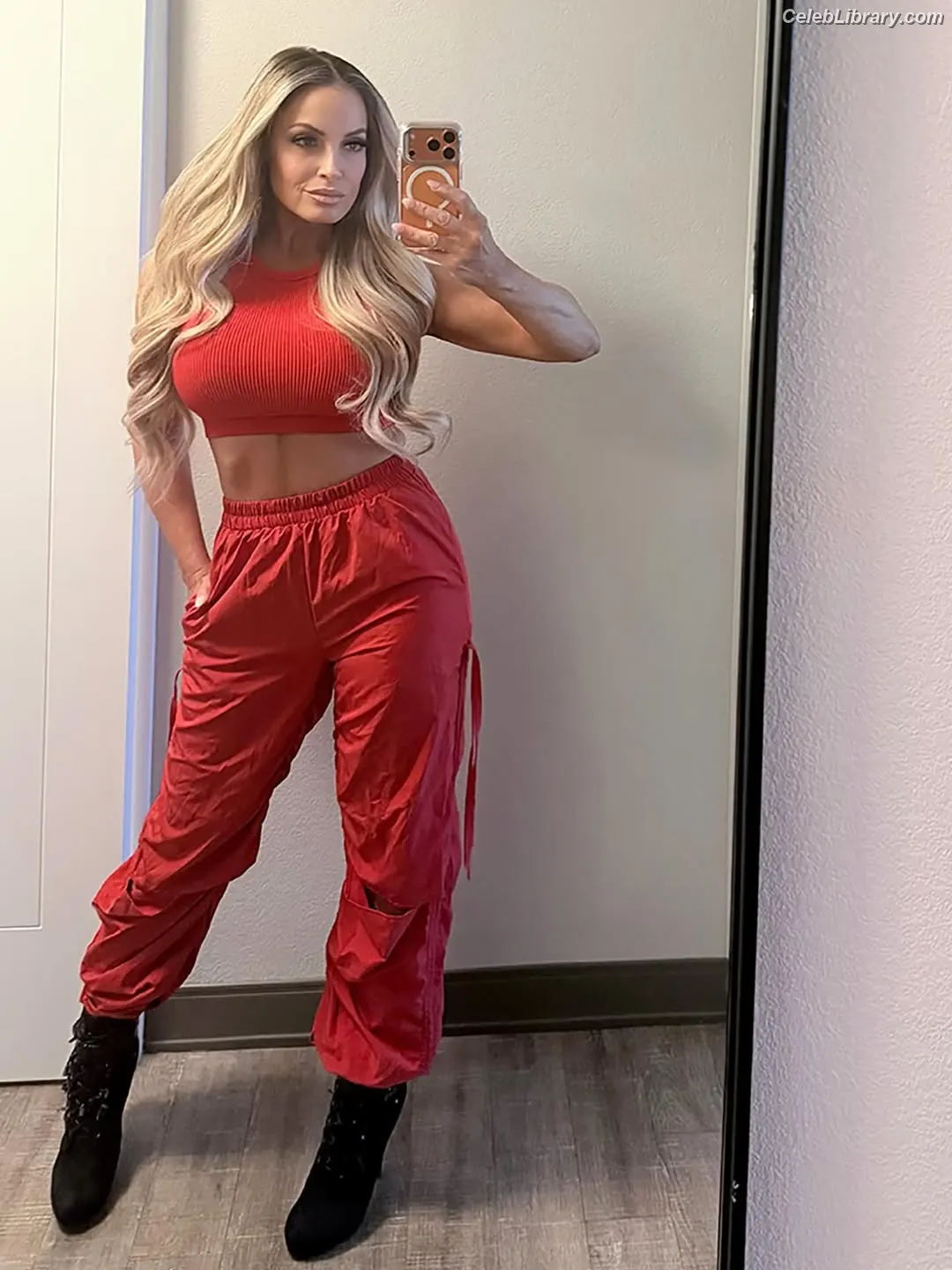 Trish Stratus photo 1 of 1622