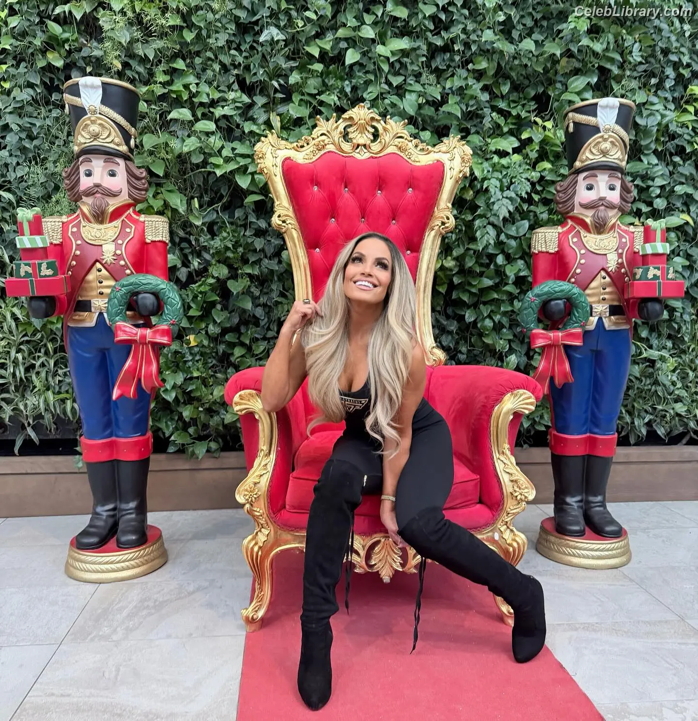 Trish Stratus photo 4 of 1622