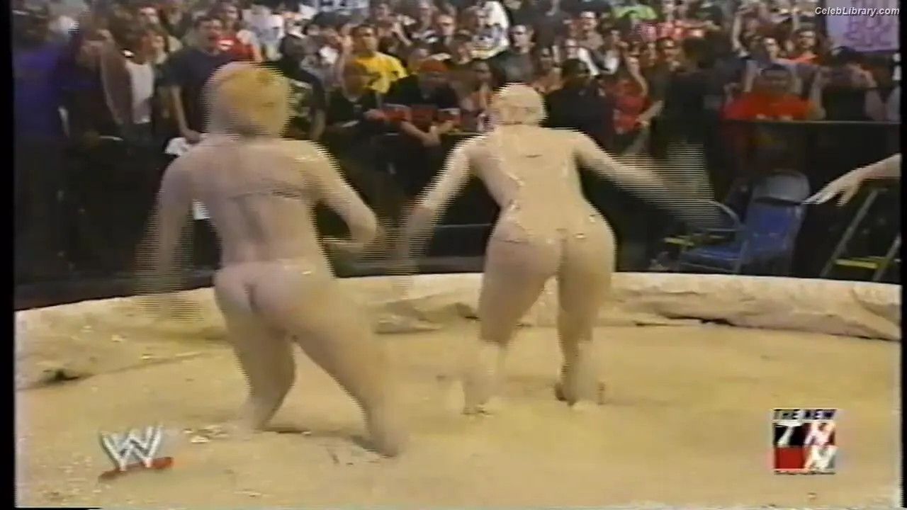 Trish Stratus photo 1 of 1622