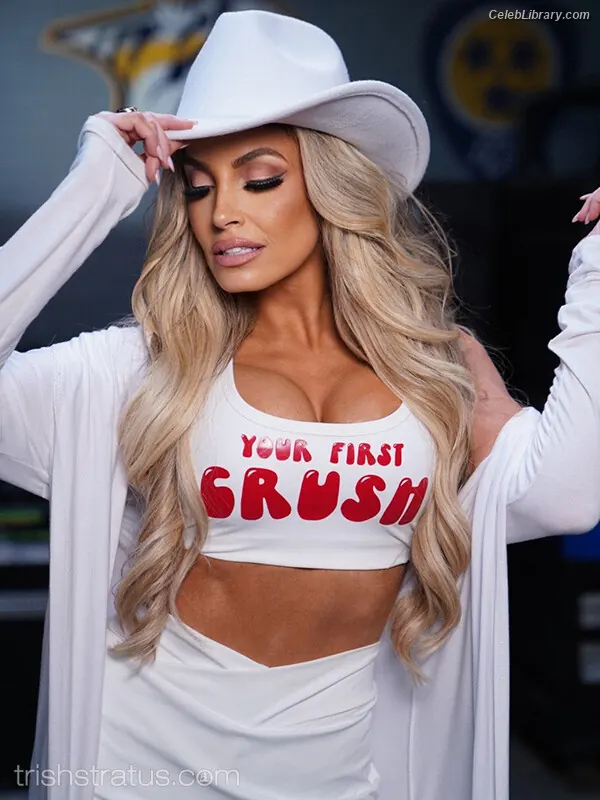 Trish Stratus photo 22 of 1622