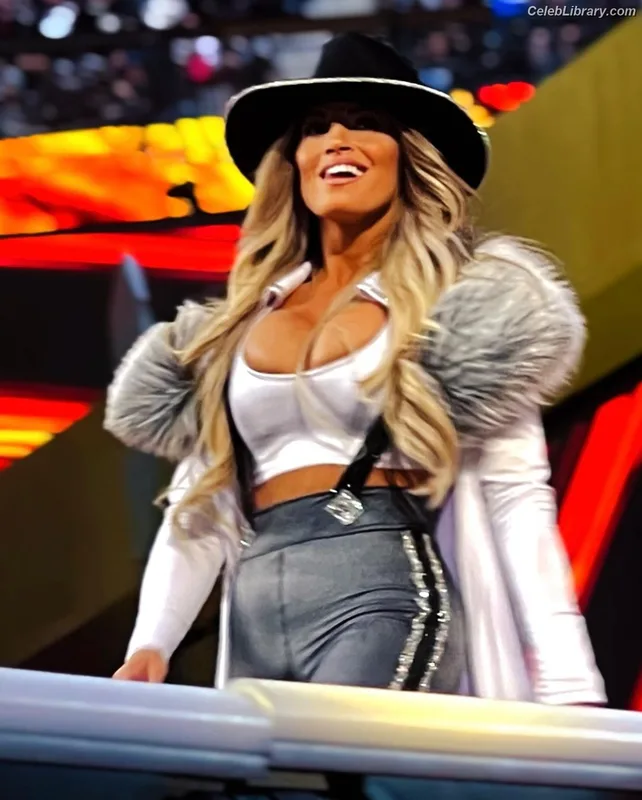Trish Stratus photo 11 of 1611