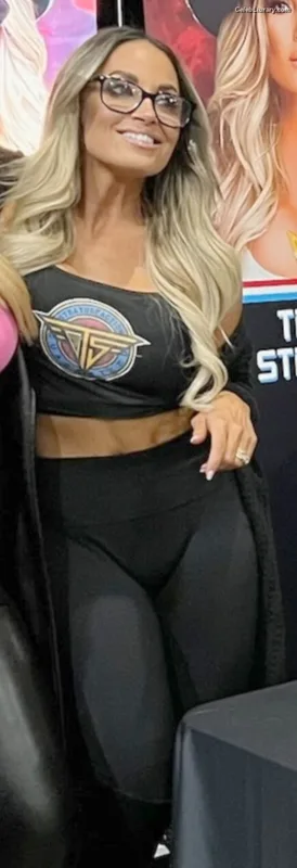 Trish Stratus photo 15 of 1611