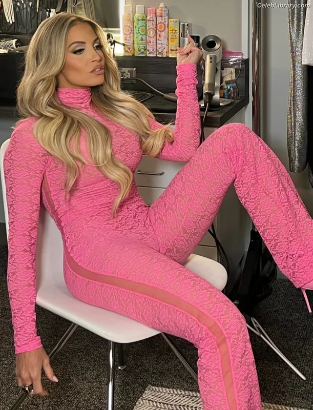 Trish Stratus photo 19 of 1611