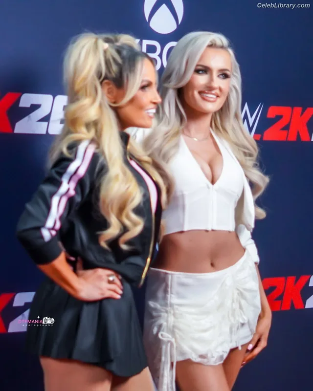 Trish Stratus photo 21 of 1611
