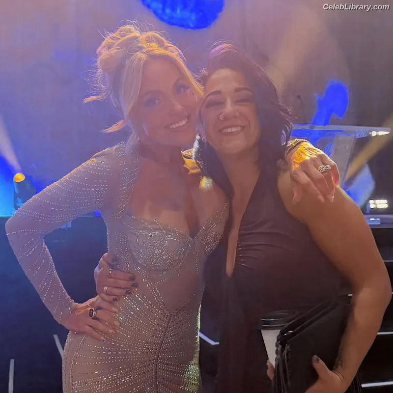 Trish Stratus photo 3 of 1611
