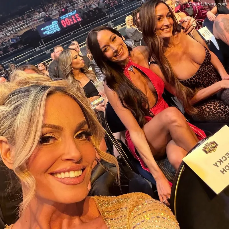 Trish Stratus photo 5 of 1611