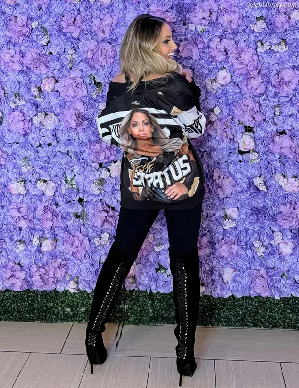 Trish Stratus photo 23 of 1611