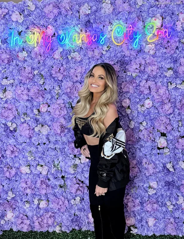 Trish Stratus photo 24 of 1611