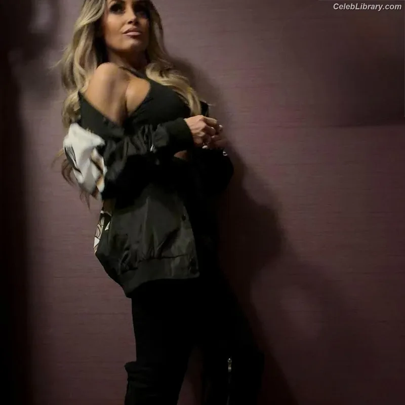 Trish Stratus photo 4 of 1611