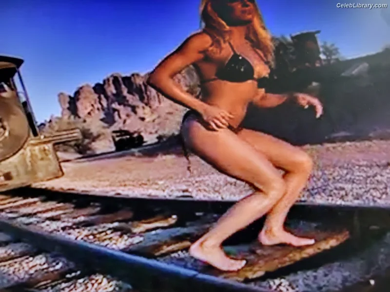 Trish Stratus photo 2 of 1611