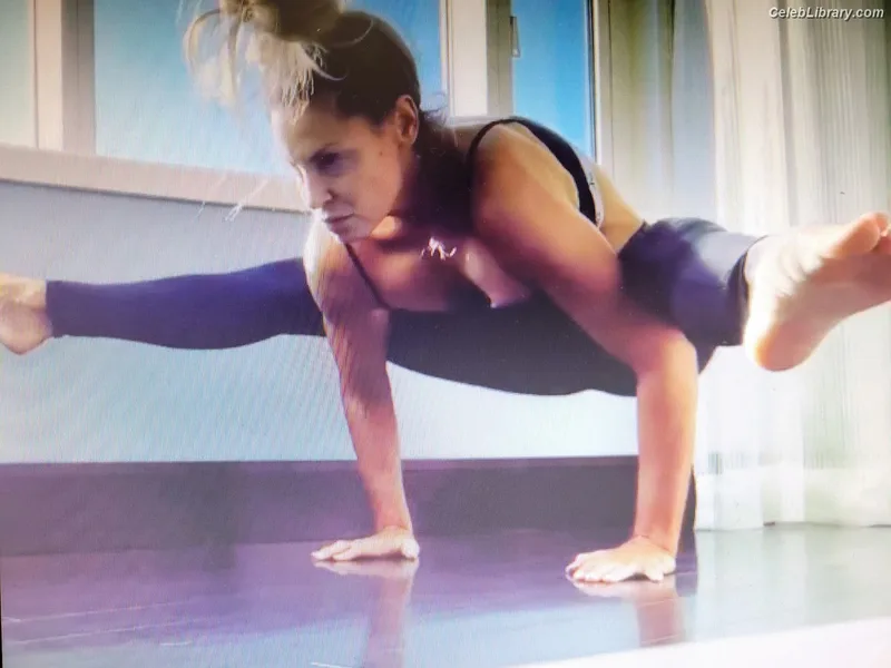 Trish Stratus photo 22 of 1611