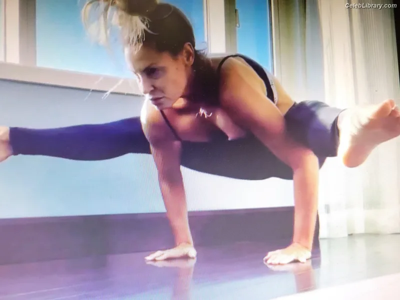 Trish Stratus photo 23 of 1611