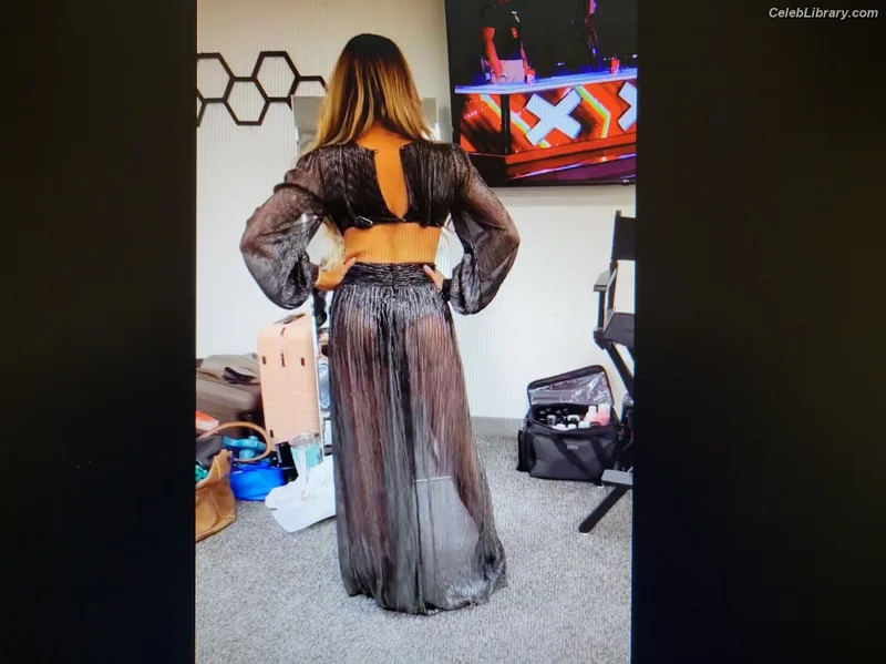 Trish Stratus photo 4 of 1611