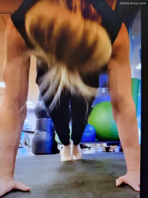 Trish Stratus photo 10 of 1611