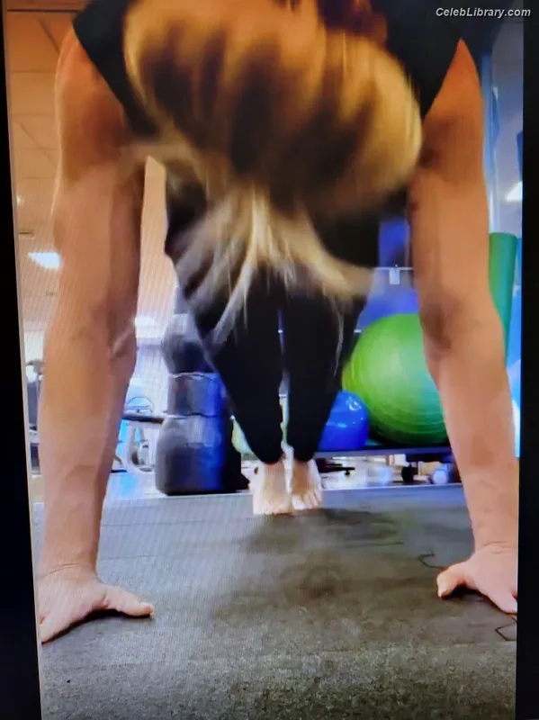 Trish Stratus photo 11 of 1611