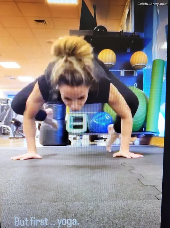 Trish Stratus photo 17 of 1611