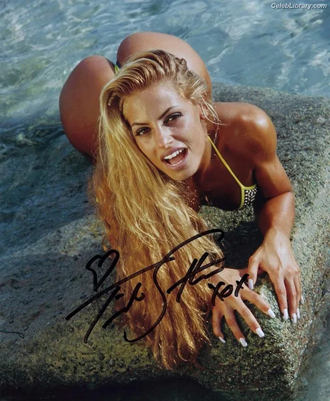 Trish Stratus photo 5 of 1611