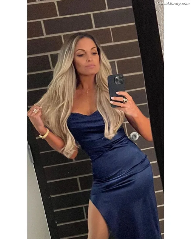 Trish Stratus photo 11 of 1611