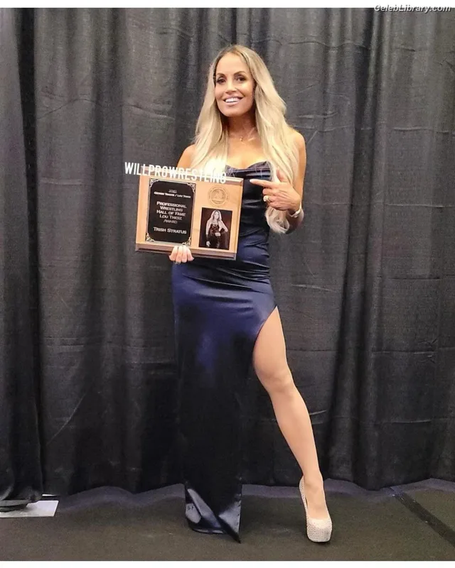 Trish Stratus photo 13 of 1611