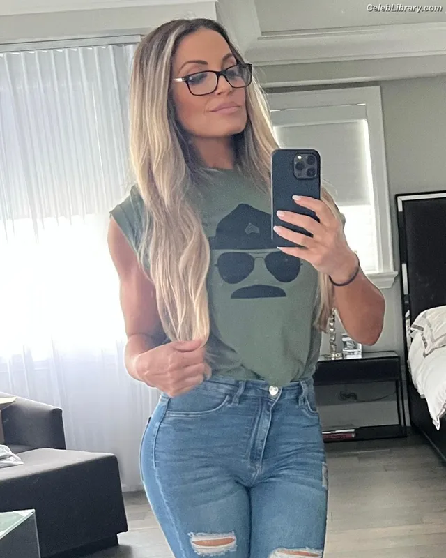 Trish Stratus photo 19 of 1611